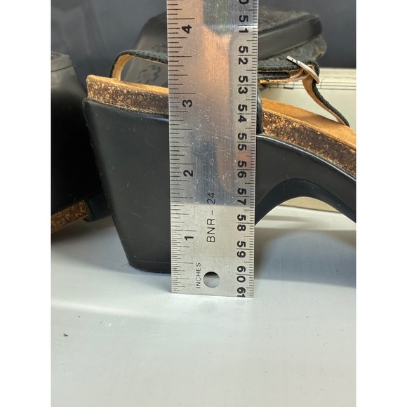 Dansko Women's Size 40 Black Leather Floral Cutout Heeled Sandals - Picture 14 of 16